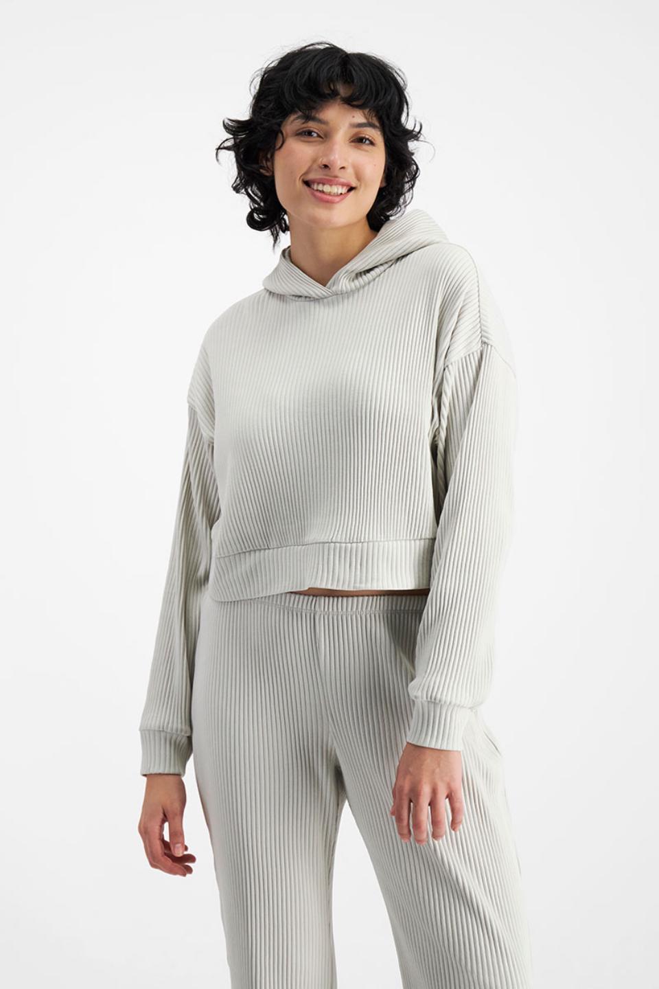 GeeGee (She/Her) wears size Small and is 178cm tall with 96cm chest and 73cm waist