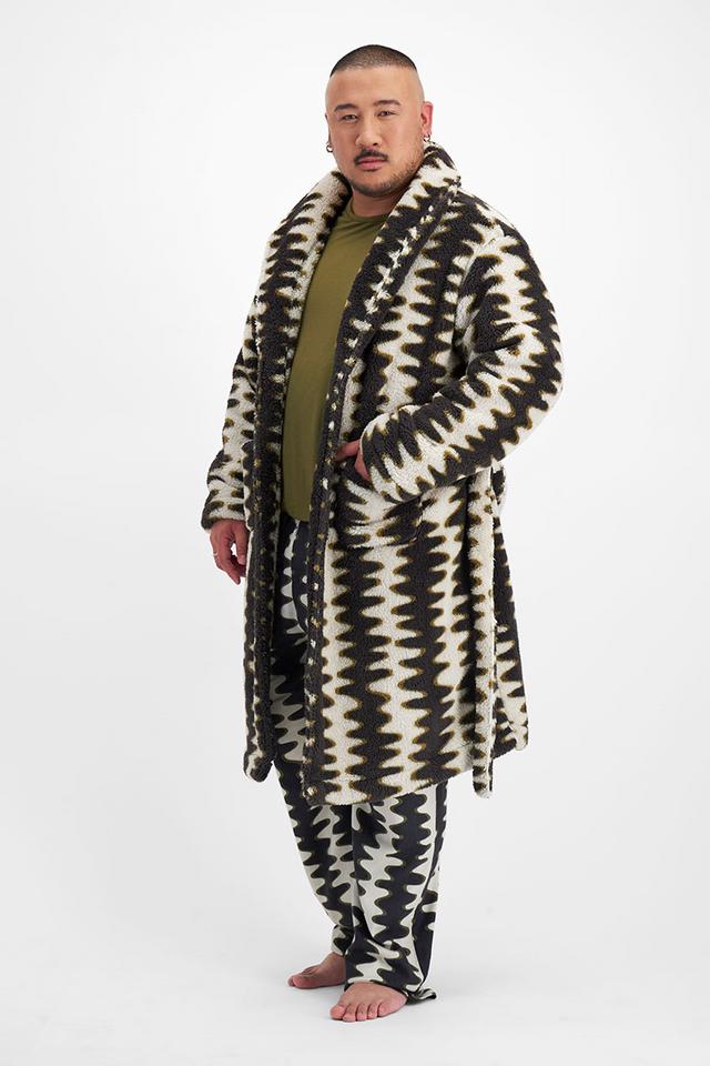 Mike (He/Him) Wears Size XL And Is 180cm Tall With 120cm Chest And 96cm Waist
