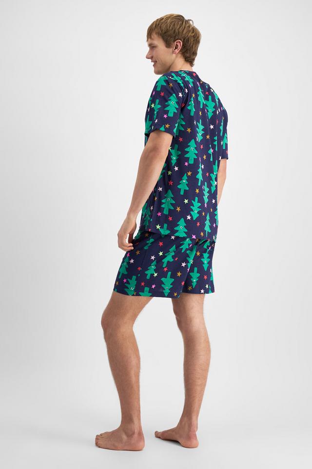 Max (He/Him) wears size Medium and is 189cm tall with 90cm chest and 73cm waist