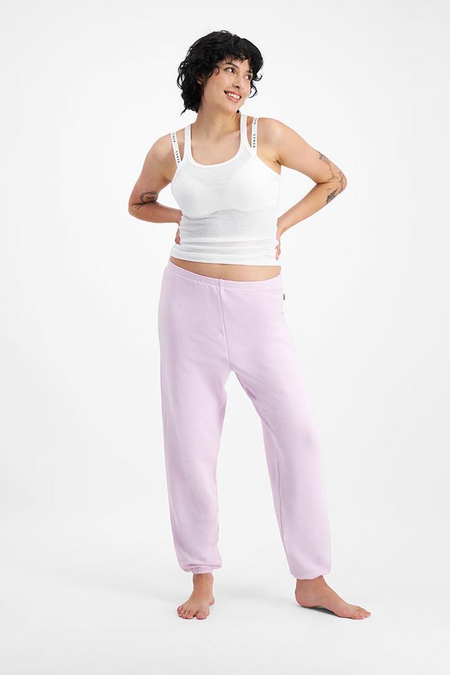 GeeGee (She/Her) wears size Small and is 178cm tall with 96cm chest and 73cm waist