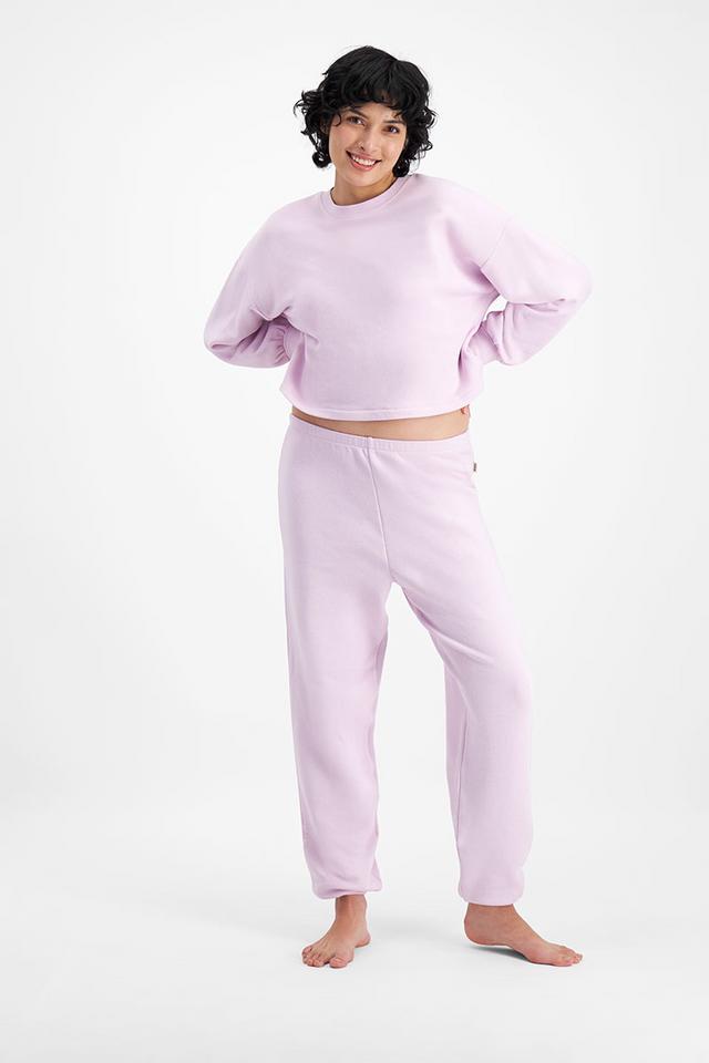 GeeGee (She/Her) wears size Small and is 178cm tall with 96cm chest and 73cm waist