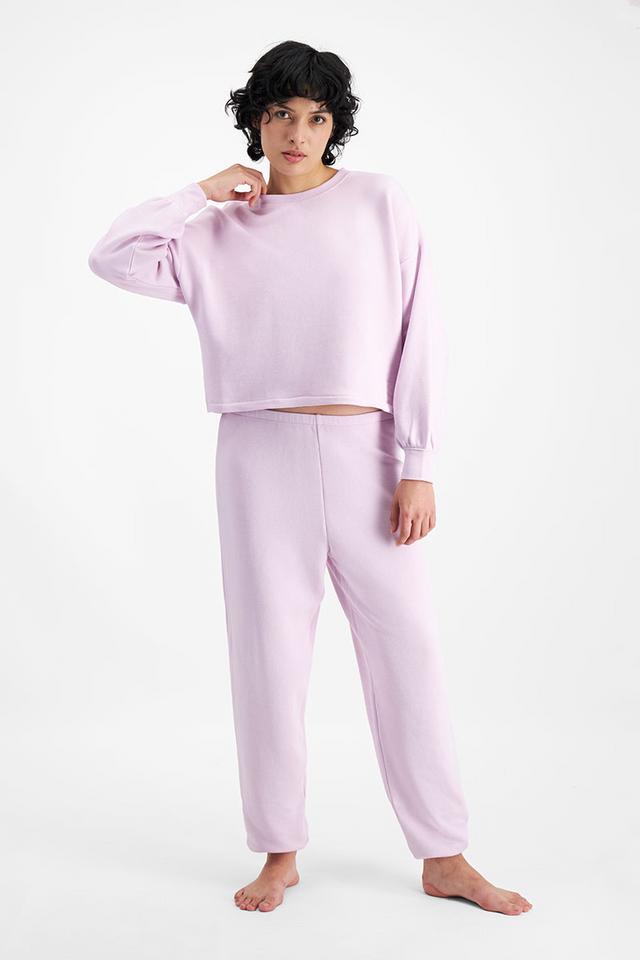 GeeGee (She/Her) wears size Small and is 178cm tall with 96cm chest and 73cm waist