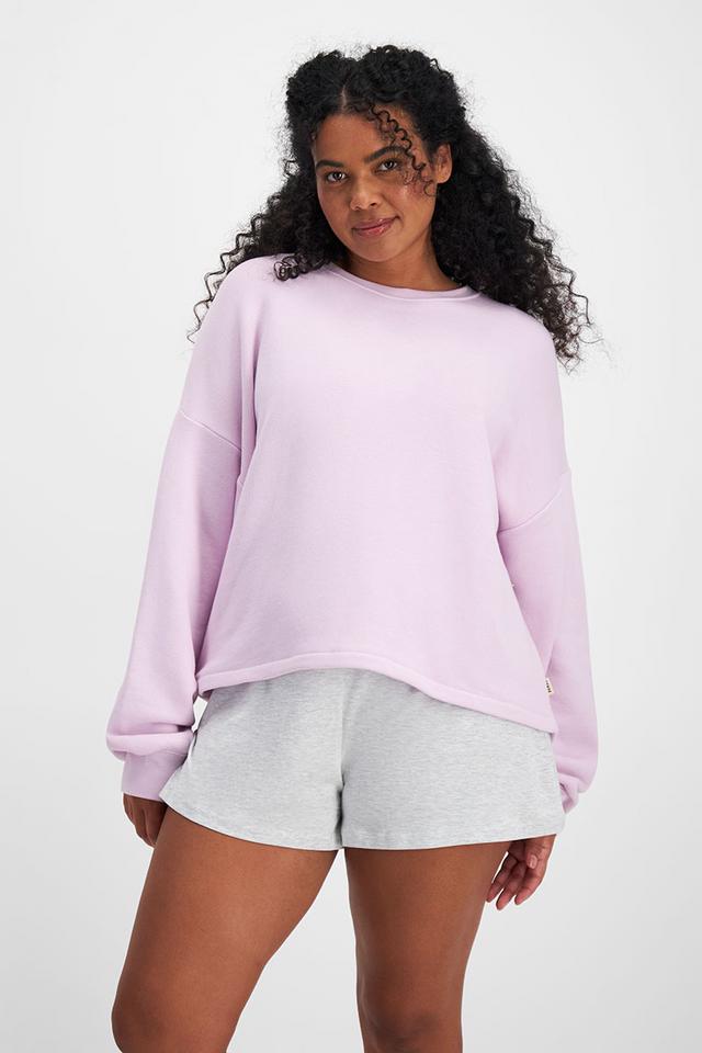 Larissa (She/Her) wears size Large and is 170.18cm tall with 90.17cm chest and 79.756cm waist