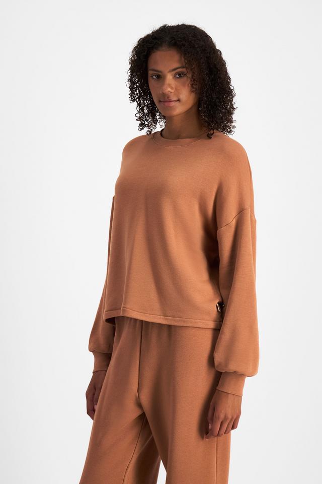 Norway (She/Her) wears size S and is 178cm tall with 82cm chest and 69cm waist