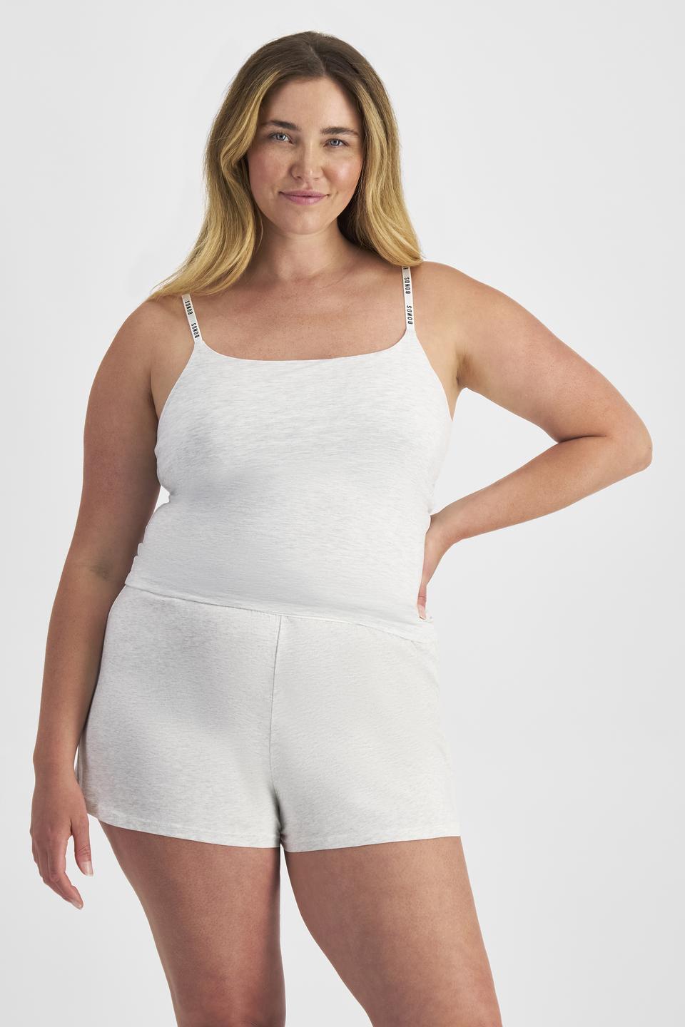 Chanel (She/Her) wears size L and is 176cm tall with 104cm chest and 89cm waist