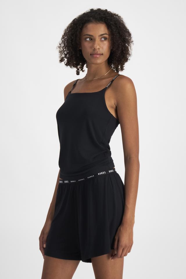 Norway (She/Her) wears size S and is 178cm tall with 82cm chest and 69cm waist