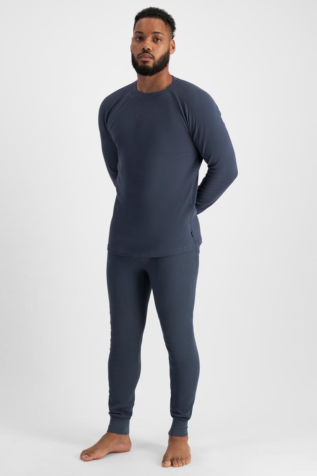 Jason (He/Him) wears size XL and is 194cm tall with 93cm chest and 113cm waist