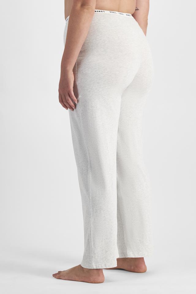 Chanel (She/Her) wears size L and is 176cm tall with 104cm chest and 89cm waist