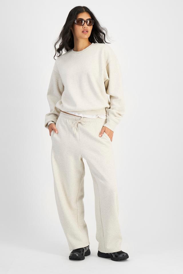Tiana (She/Her) wears size S and is 176cm tall