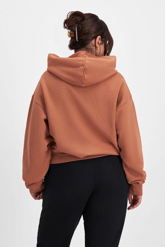 Bella (She/Her) wears size Large and is 173cm tall with 95cm chest and 77cm waist