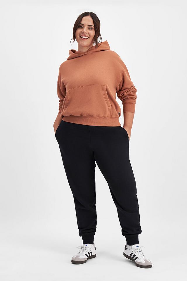 Bella (She/Her) wears size Large and is 173cm tall with 95cm chest and 77cm waist
