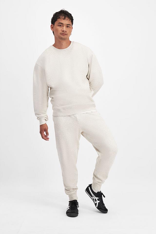 Carl-Michael (He/Him) wears size Medium and is 186cm tall with 97cm chest and 83cm waist