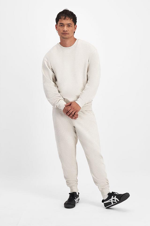 Carl-Michael (He/Him) wears size Medium and is 186cm tall with 97cm chest and 83cm waist