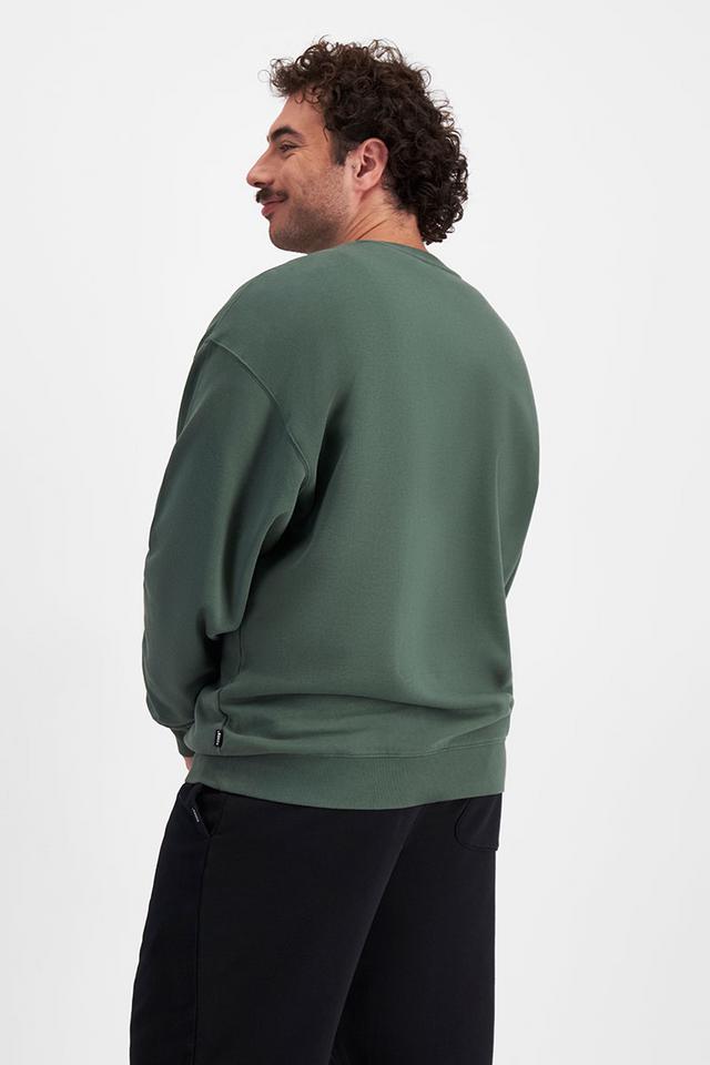 Sam (He/Him) wears size XL and is 178cm tall with 112cm chest