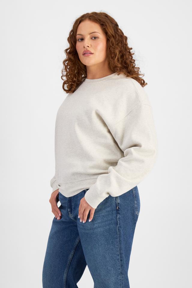 Cameron (She/Her) wears size L and is 179cm tall with 91cm chest and 74cm waist