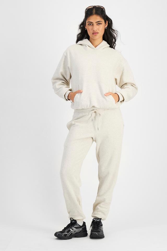 Tiana (She/Her) wears size S and is 176cm tall