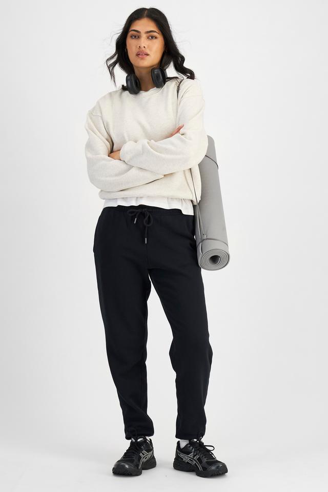 Tiana (She/Her) wears size S and is 176cm tall