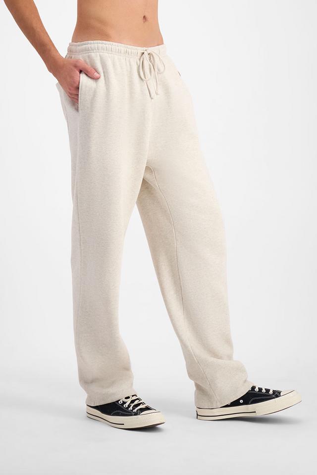 Eli (He/Him) wears size Large and is 193cm tall with 87cm chest and 73cm waist