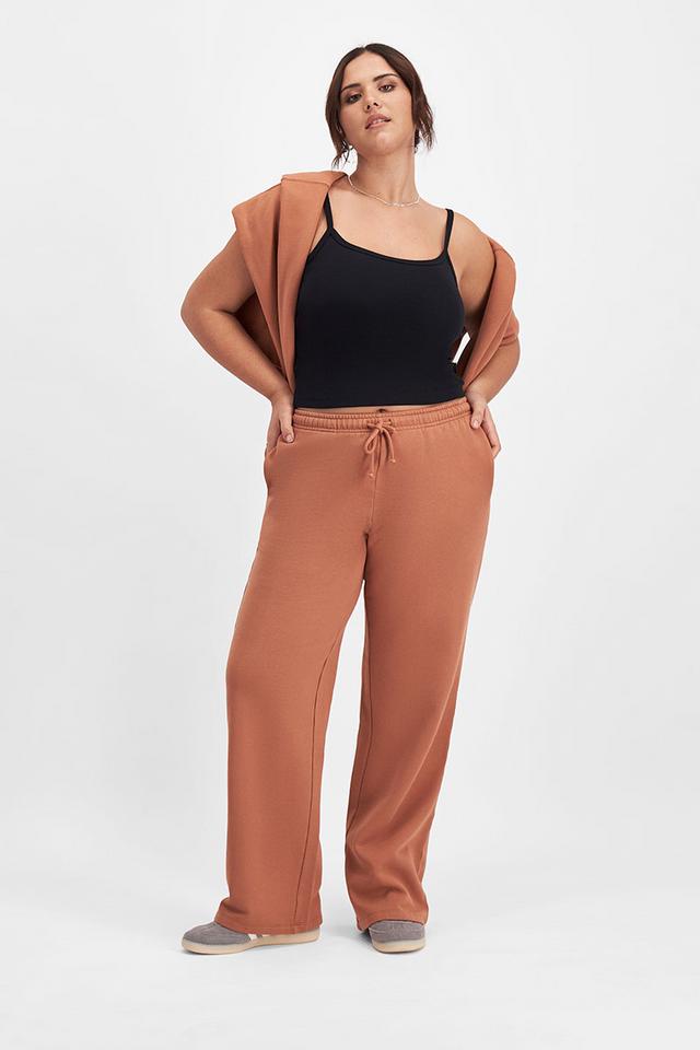 Bella (She/Her) wears size Large and is 173cm tall with 95cm chest and 77cm waist