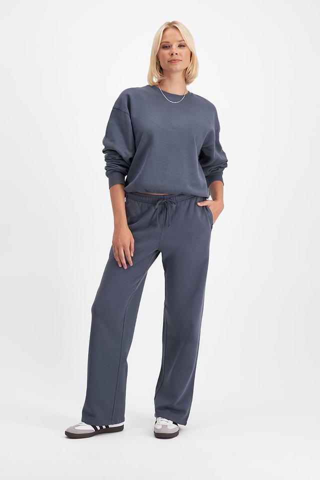 Annalise (She/Her) wears size Small and is 175cm tall with 85cm chest and 68cm waist