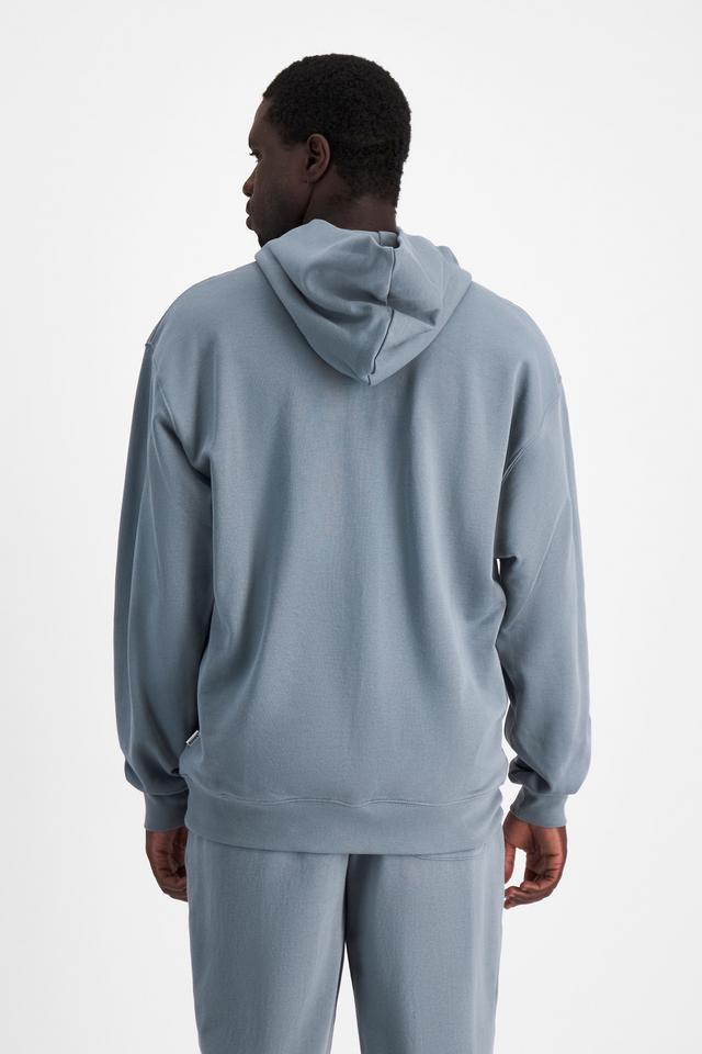 Emmanuel (He/Him) wears size M and is 183cm tall with 97cm chest and 81cm waist