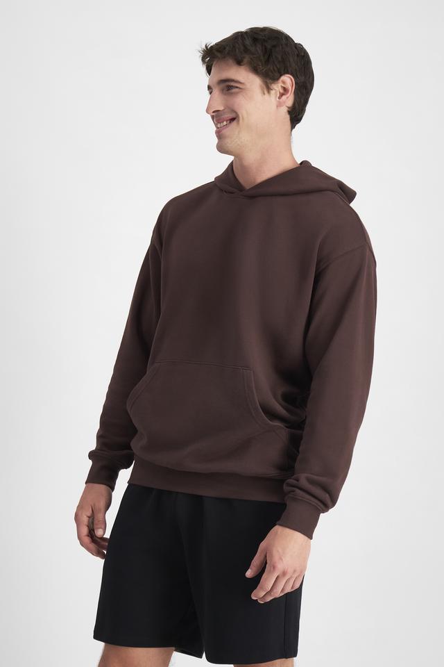 JOSH (He/Him) wears size M and is 185.48cm tall with 99cm chest and 81cm waist