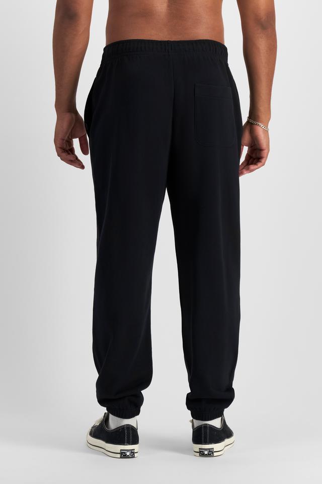 Jason (He/Him) wears size XL and is 194cm tall with 93cm chest and 113cm waist