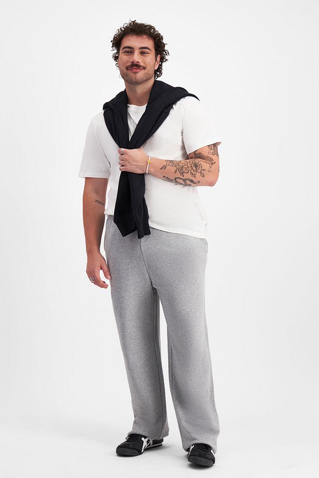 Sam (He/Him) Wears Size XL And Is 178cm Tall With 112cm Chest