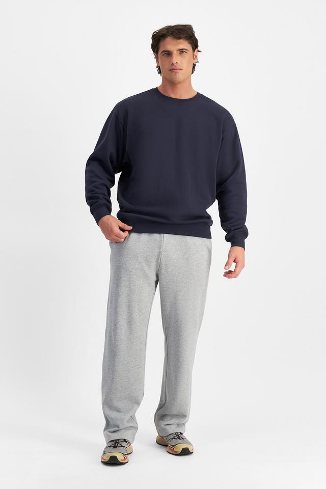 JOSH (He/Him) wears size M and is 185.48cm tall with 99cm chest and 81cm waist
