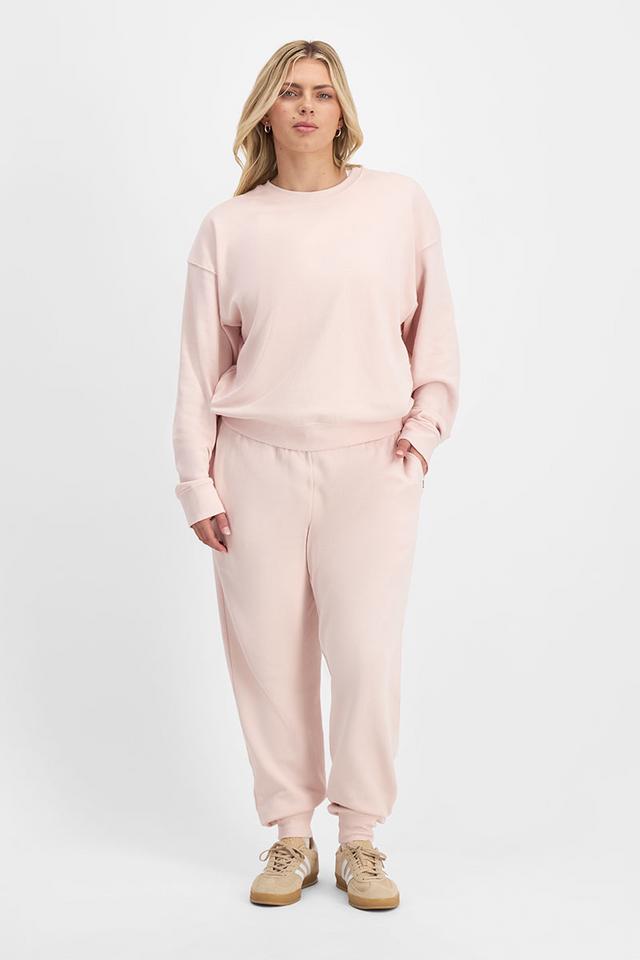 Zoe (She/Her) wears size Large and is 170cm tall with 98cm chest and 85cm waist