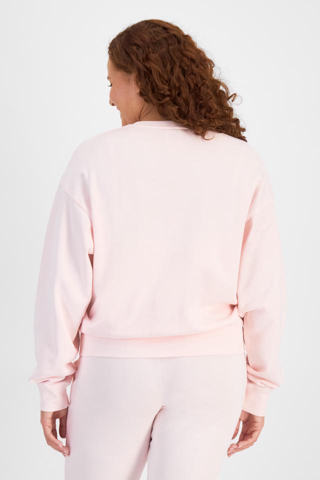 Cameron (She/Her) wears size L and is 179cm tall with 91cm chest and 74cm waist