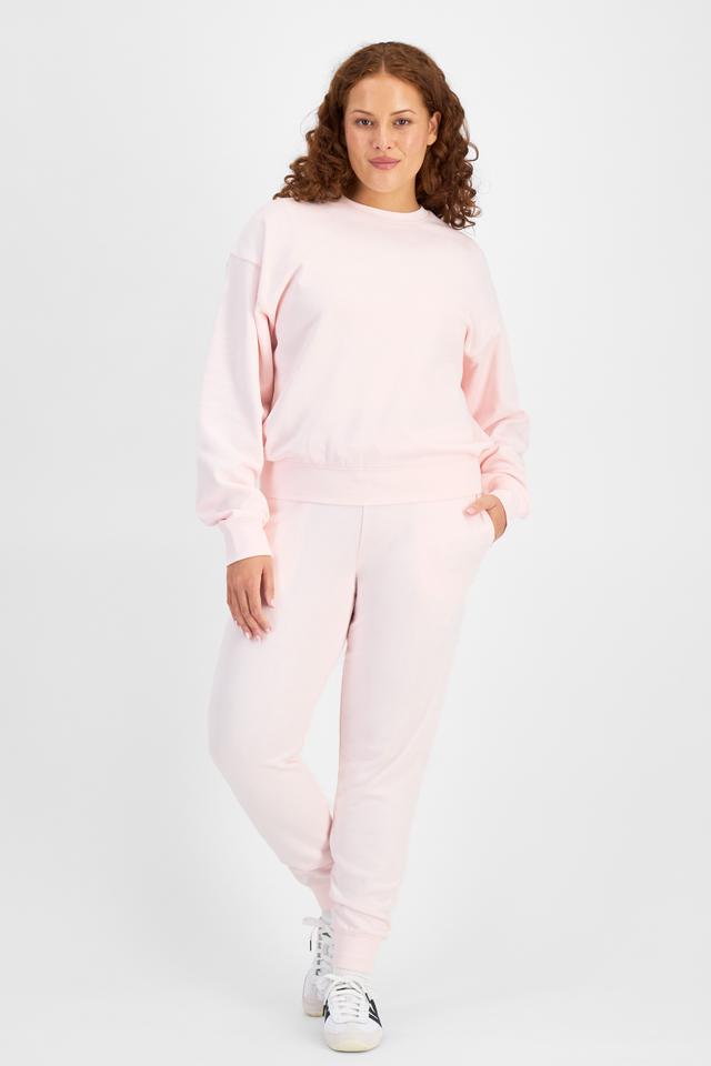 Cameron (She/Her) wears size L and is 179cm tall with 91cm chest and 74cm waist