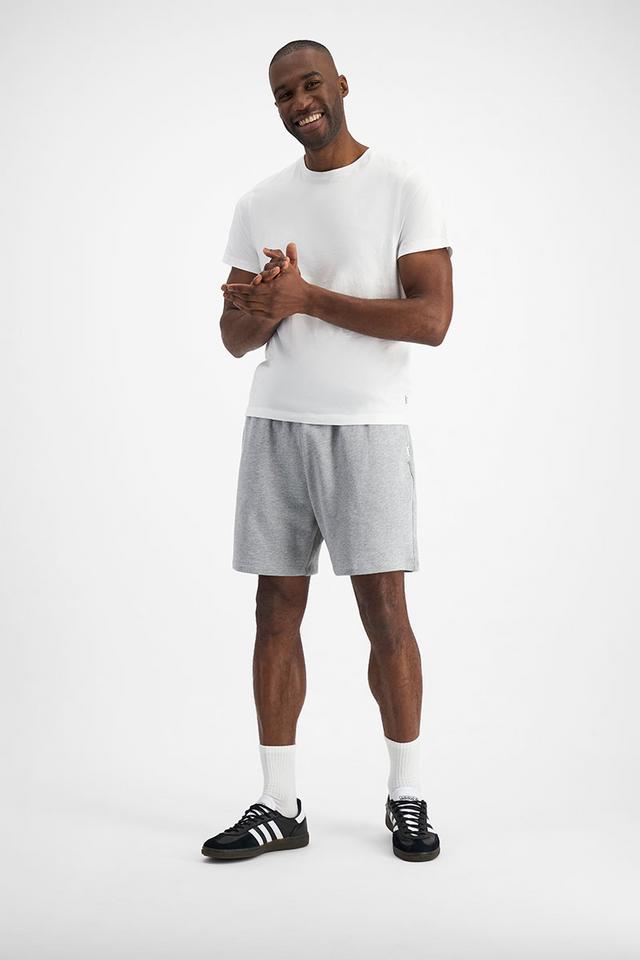 Paoulo (He/Him) wears size Medium and is 188cm tall with 98cm chest and 79cm waist
