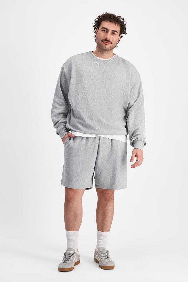 Sam (He/Him) wears size XL and is 178cm tall with 112cm chest
