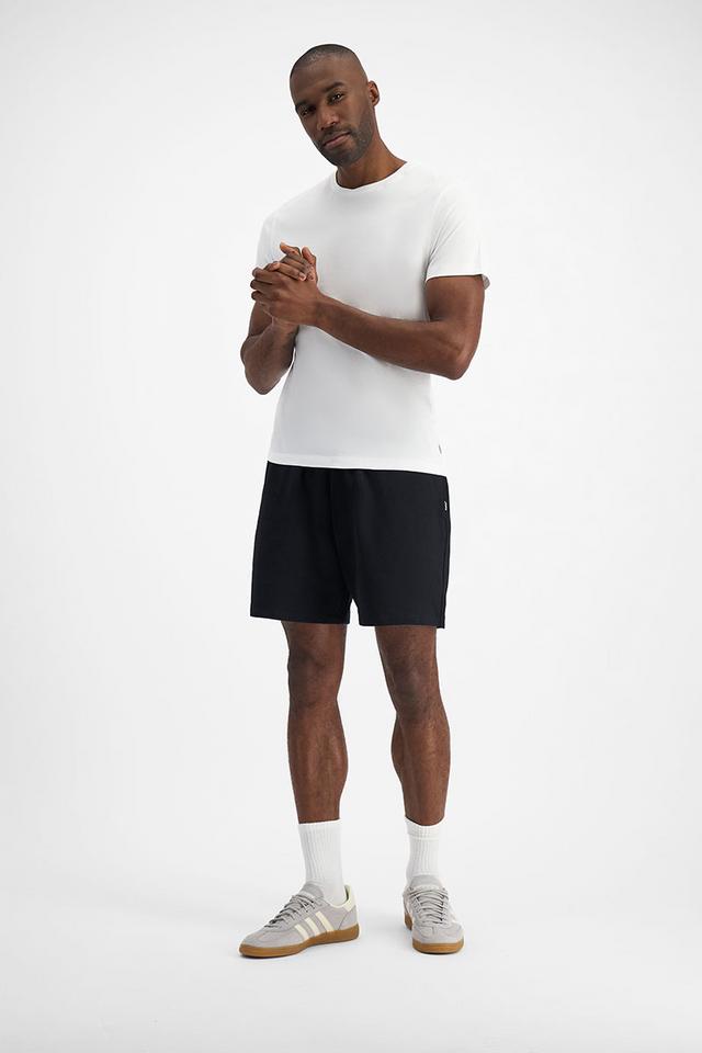 Paoulo (He/Him) wears size Medium and is 188cm tall with 98cm chest and 79cm waist