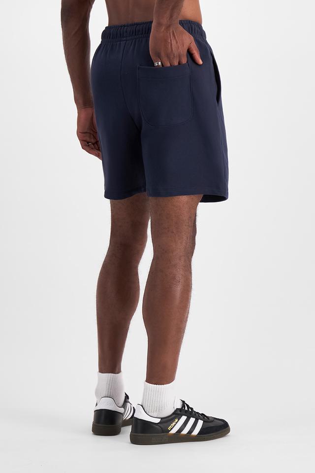 Paoulo (He/Him) wears size Medium and is 188cm tall with 98cm chest and 79cm waist