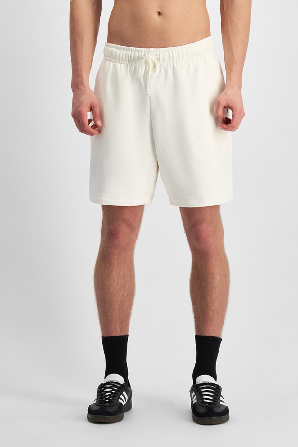 Max (He/Him) wears size Medium and is 189cm tall with 90cm chest and 73cm waist