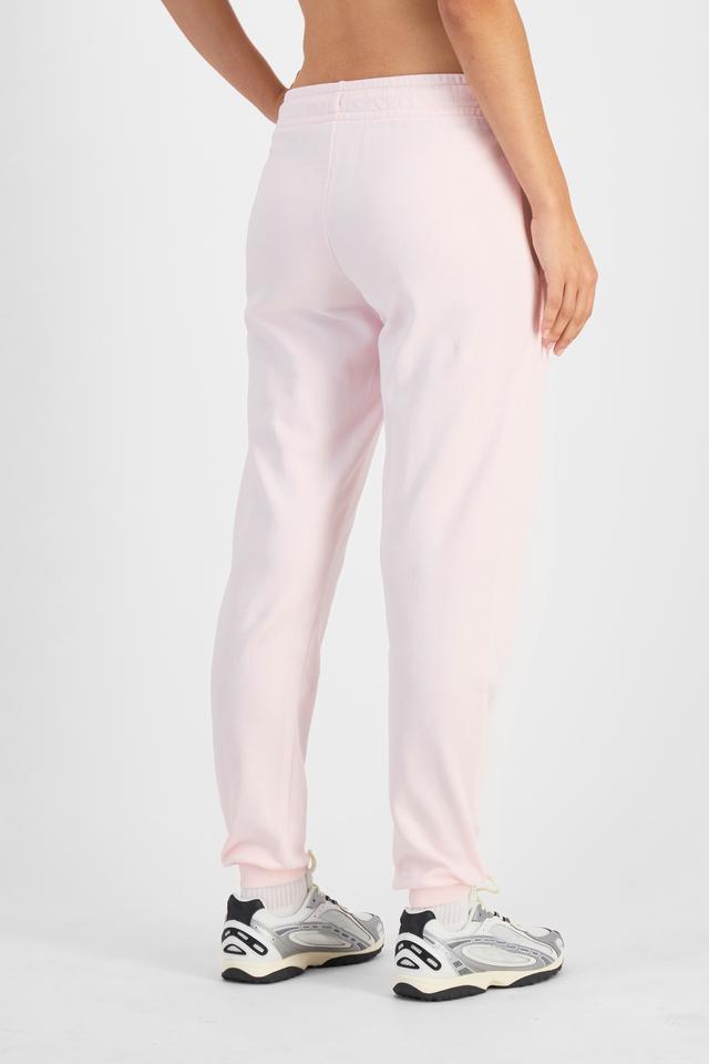 Tiana (She/Her) wears size S and is 176cm tall