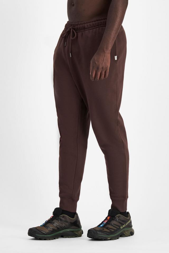 Emmanuel (He/Him) wears size M and is 183cm tall with 97cm chest and 81cm waist