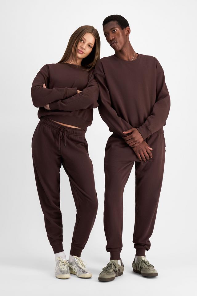 India (She/Her) wears size M and is 180cm tall with 88cm chest and 26cm waist & Emmanuel (He/Him) wears size M and is 182cm tall with 93cm chest and 73cm waist