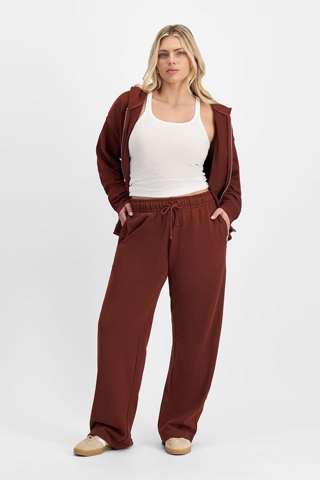 Zoe (She/Her) wears size Large and is 170cm tall with 98cm chest and 85cm waist