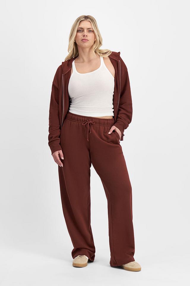 Zoe (She/Her) wears size Large and is 170cm tall with 98cm chest and 85cm waist