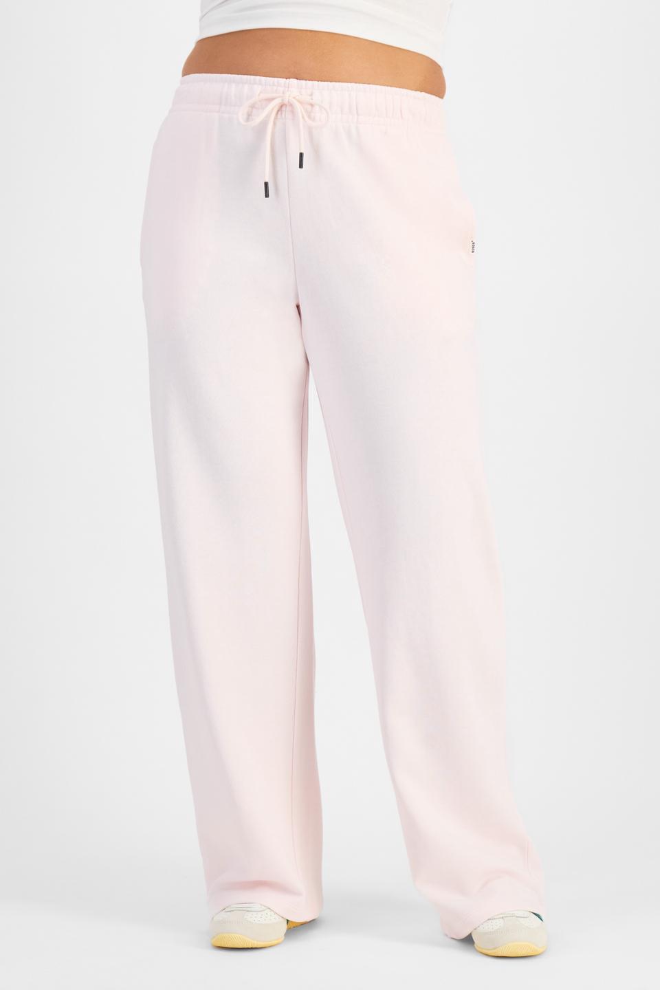 Cameron (She/Her) wears size L and is 179cm tall with 91cm chest and 74cm waist