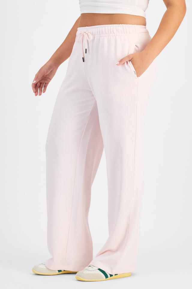 Cameron (She/Her) wears size L and is 179cm tall with 91cm chest and 74cm waist