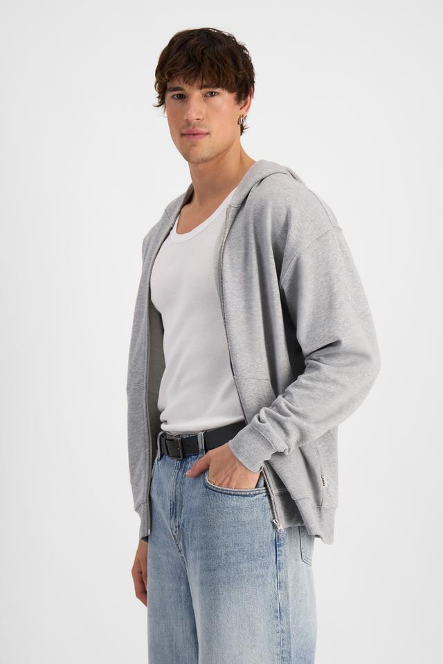 Alex (He/Him) wears size M and is 184cm tall with 98cm chest and 81cm waist