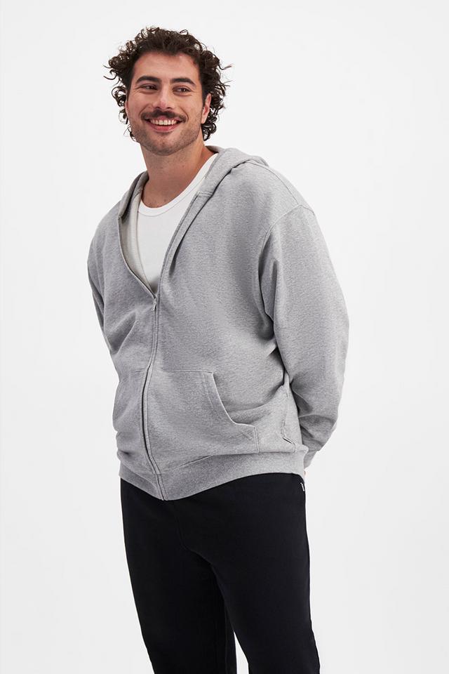 Sam (He/Him) wears size XL and is 178cm tall with 112cm chest