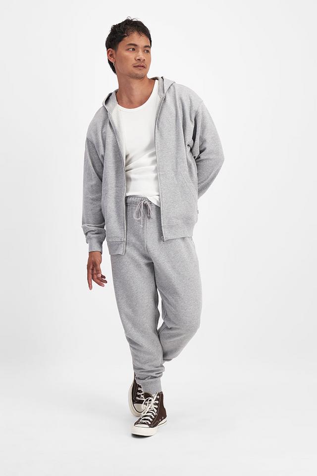 Carl-Michael (He/Him) wears size Medium and is 186cm tall with 97cm chest and 83cm waist