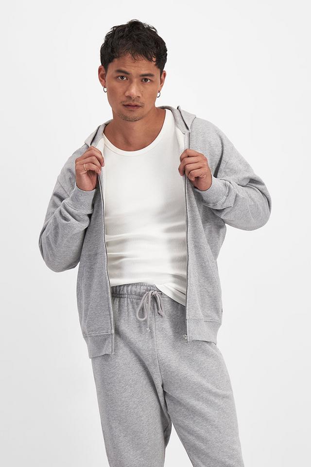 Carl-Michael (He/Him) wears size Medium and is 186cm tall with 97cm chest and 83cm waist
