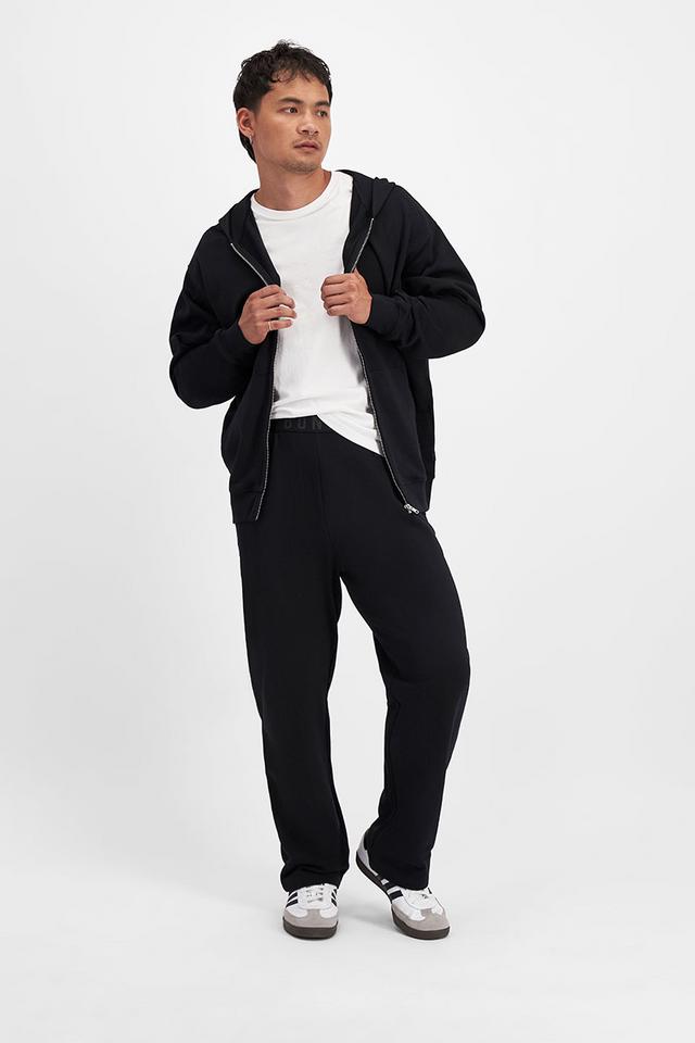 Carl-Michael (He/Him) wears size Medium and is 186cm tall with 97cm chest and 83cm waist