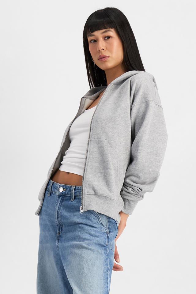 Nancy (She/Her) wears size S and is 170cm tall with 82cm chest and 64cm waist